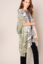 Load image into Gallery viewer, Python Print Kimono